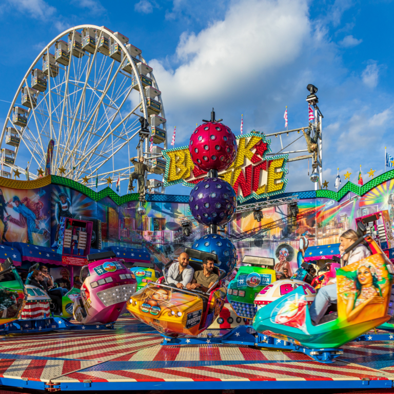 Kirmes Volksfest am Pfingsten Riesenrad Wochenende